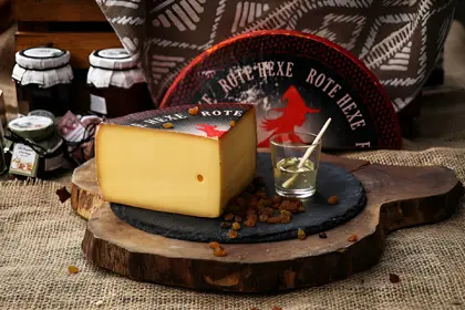 Сыр Красная Ведьма «Margot Fromages»
